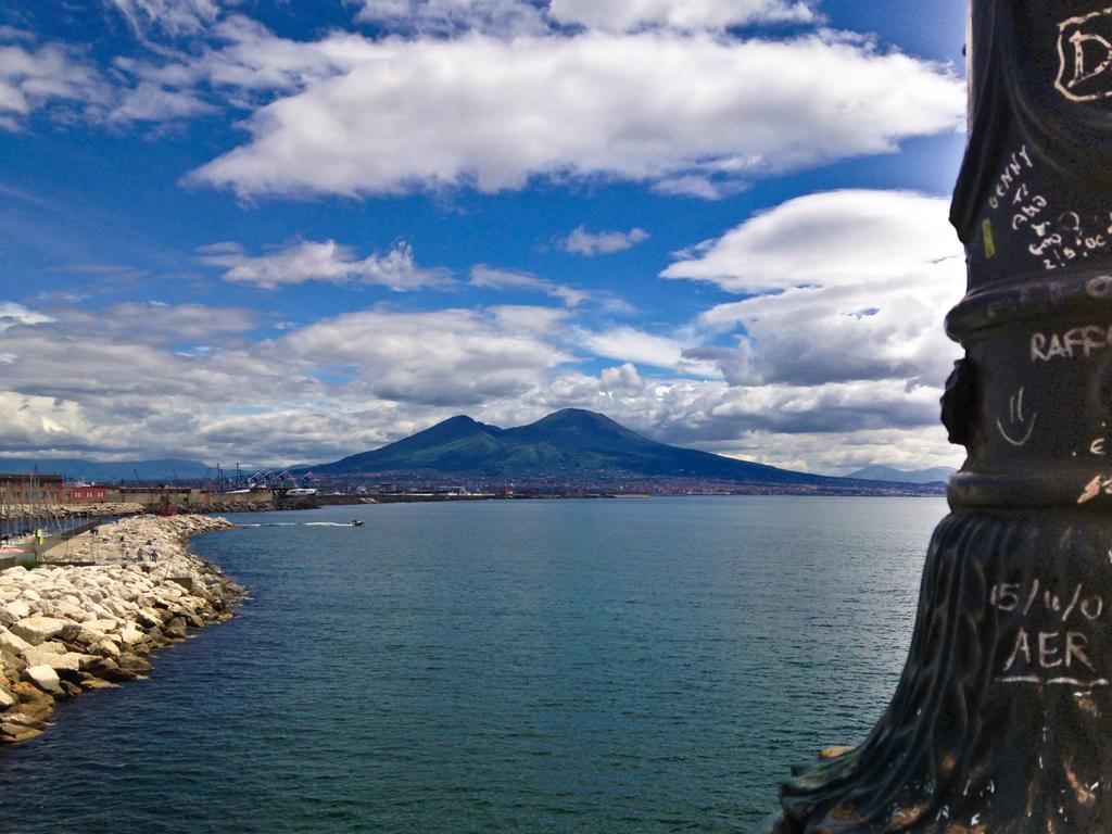 Monolocale Nel Cuore Di Napoli Ruang foto